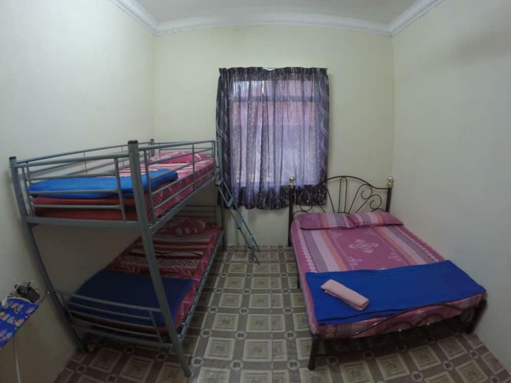 Homestay Tok Abah Kuala Besut Exterior photo