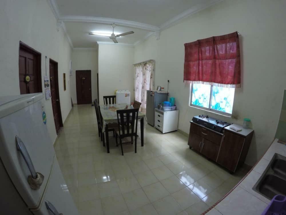 Homestay Tok Abah Kuala Besut Exterior photo